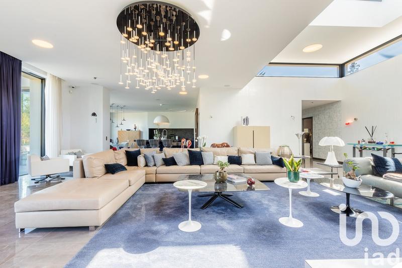 Maison de maîtres - 650 m² - 10 pièces