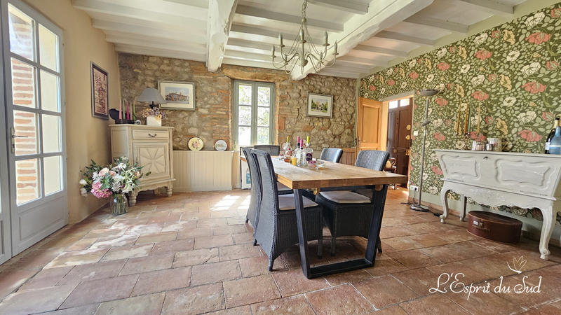 Maison - 298 m² - 10 pièces