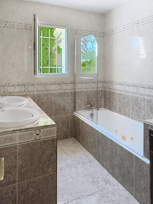 Maison - 135 m² - 4 pièces