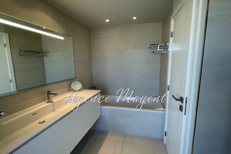 Appartement - 150 m² - 5 pièces