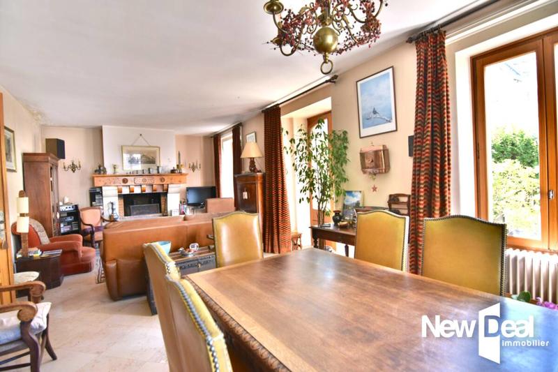 Maison - 282 m² - 8 pièces