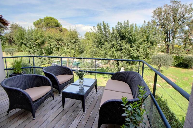 Villa - 100 m² - 5 pièces