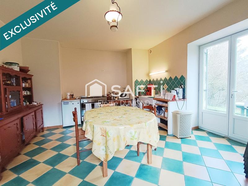 Maison - 250 m² - 8 pièces