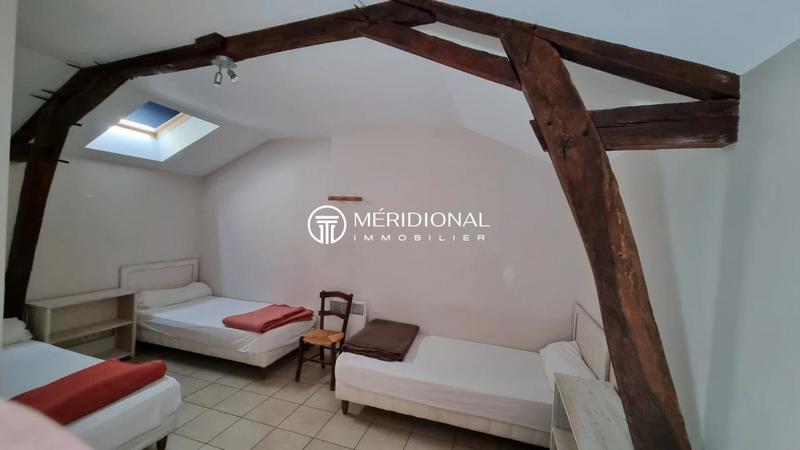 Maison - 648 m² - 22 pièces