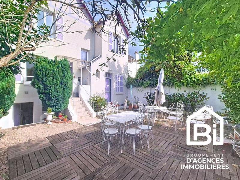 Maison - 95 m² - 5 pièces