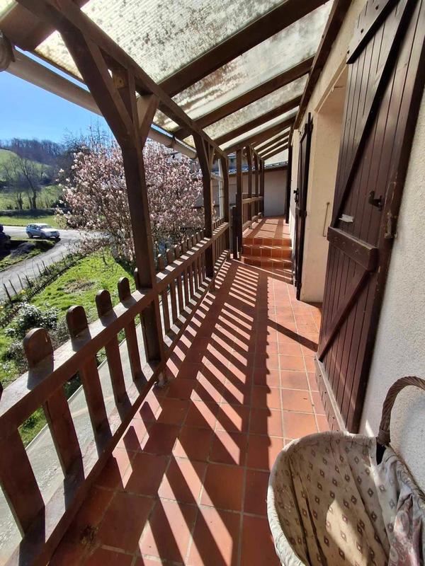 Maison - 220 m² - 13 pièces