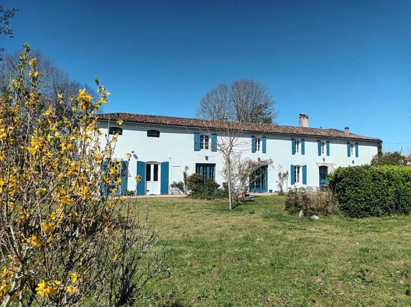 Maison ancienne - 274 m² - 10 pièces