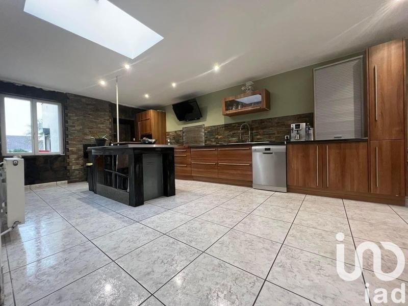 Maison - 235 m² - 8 pièces