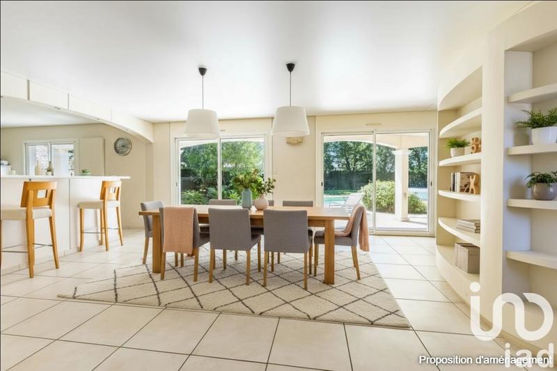 Maison - 230 m² - 7 pièces