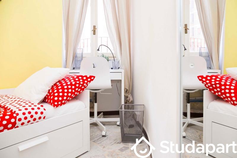 Chambre - 80 m² - 1 pièce