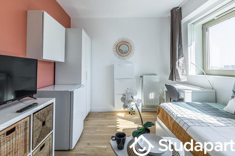 Chambre - 10 m² - 1 pièce