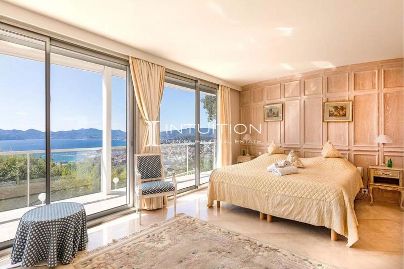 Villa - 320 m² - 6 pièces