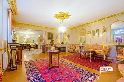 Maison - 290 m² - 10 pièces