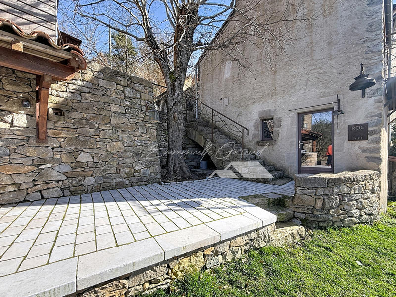 Maison - 197 m² - 7 pièces