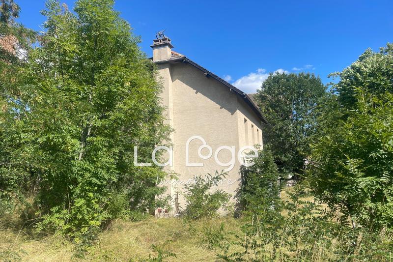 Maison - 216 m² - 8 pièces