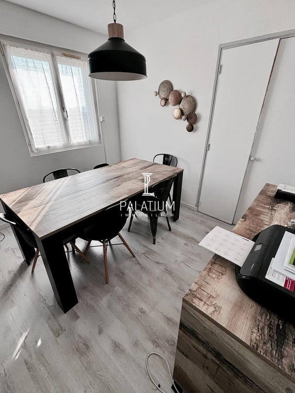 Appartement - 100 m² - 6 pièces