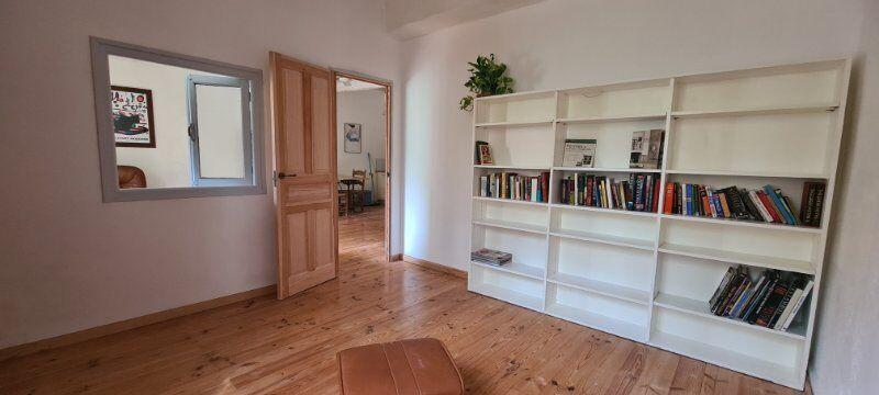 Maison - 246 m² - 10 pièces