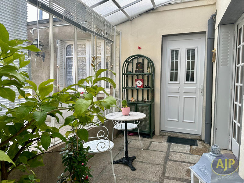 Maison - 220 m² - 7 pièces