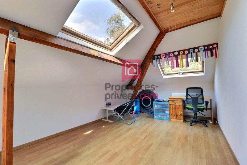 Maison - 183 m² - 9 pièces