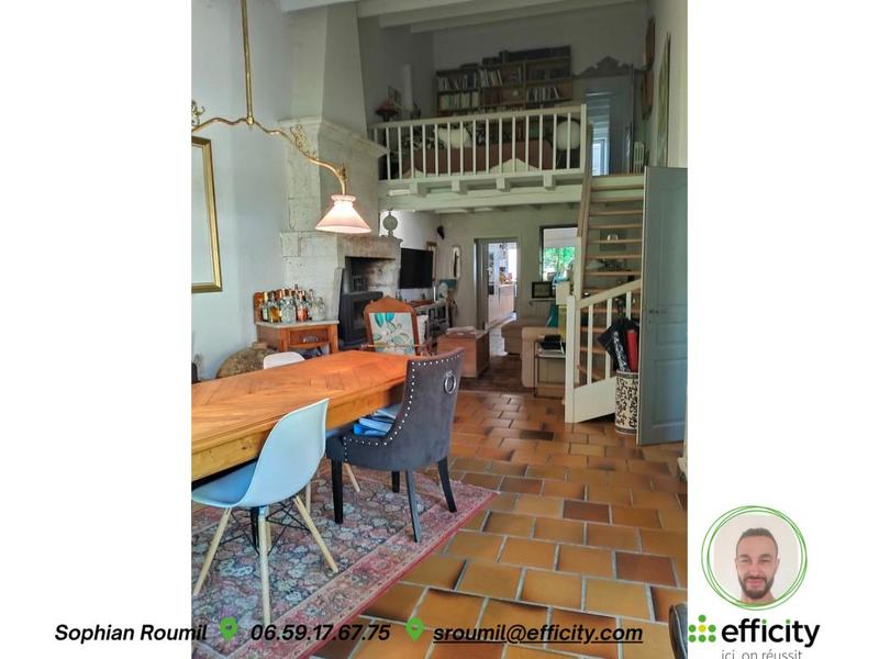 Maison - 302 m² - 7 pièces