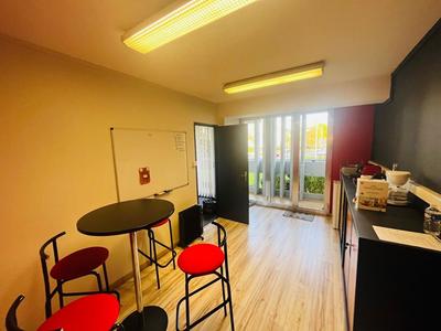 Bureau - 110 m² - 6 pièces
