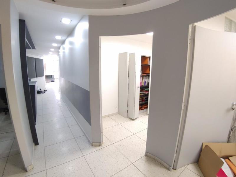 Local commercial - 260 m² - 3 pièces