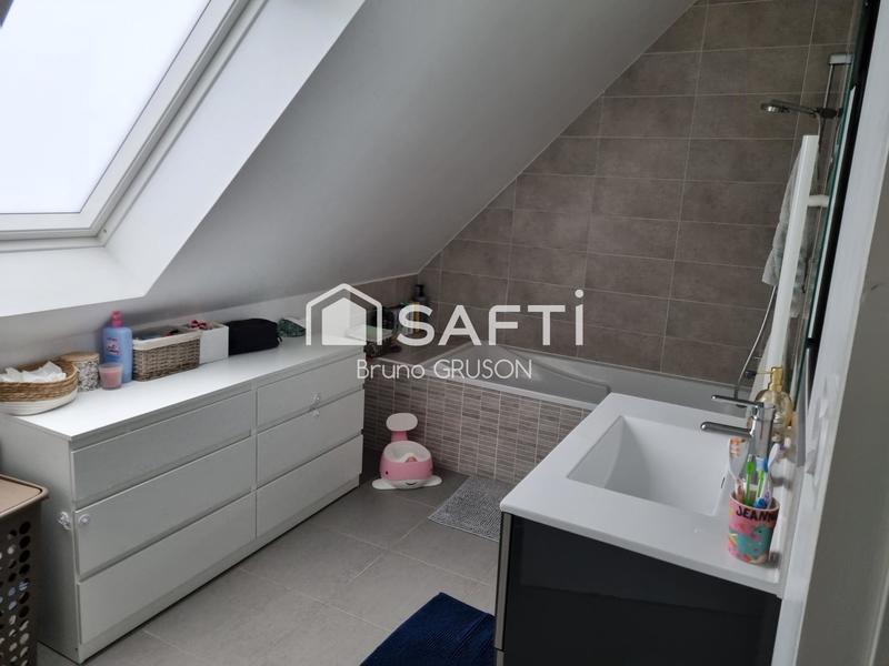 Maison - 99 m² - 6 pièces