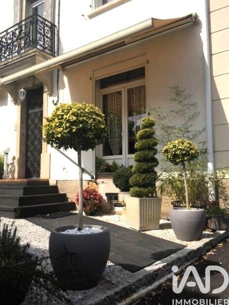 Maison - 243 m² - 8 pièces