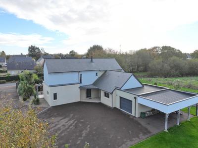 Villa - 199 m² - 7 pièces