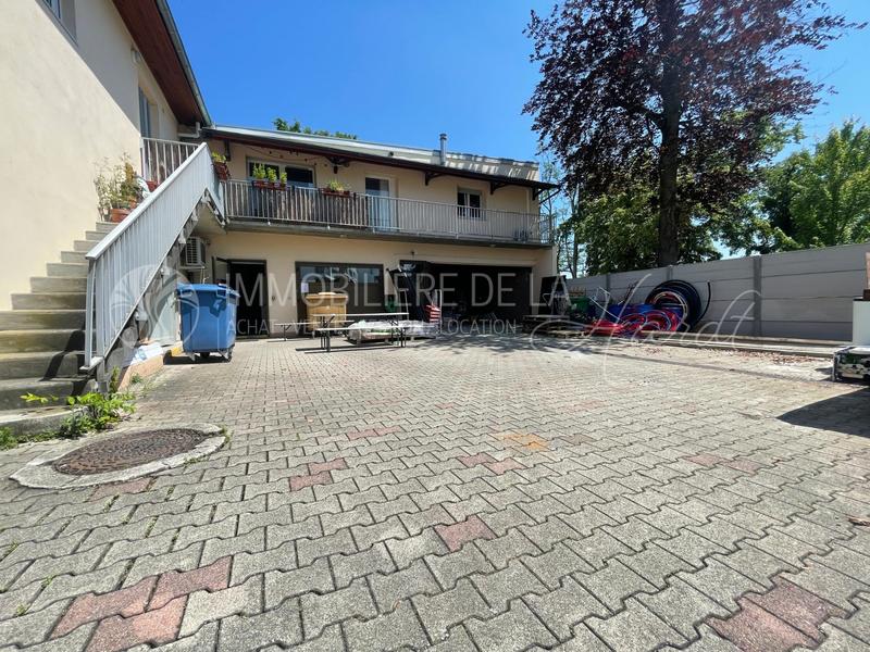 Local commercial - 324 m²