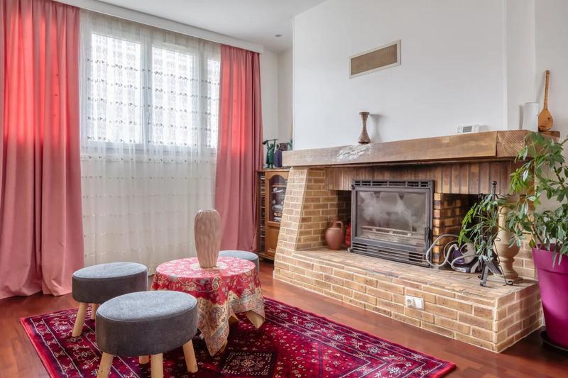 Maison - 225 m² - 10 pièces