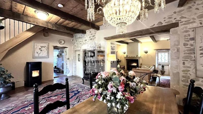 Maison chambre d'hôtes - 280 m² - 10 pièces