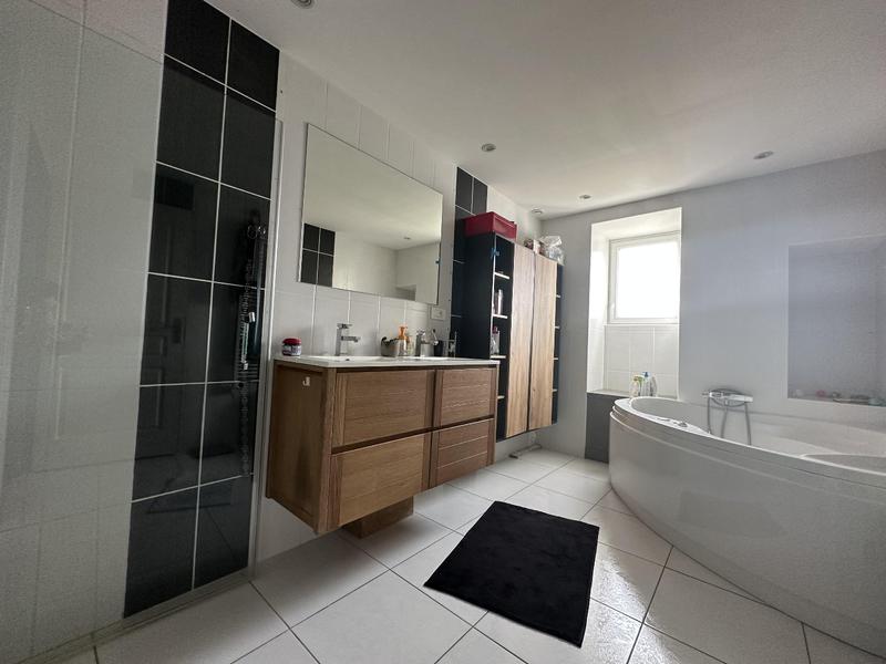 Maison - 147 m² - 5 pièces