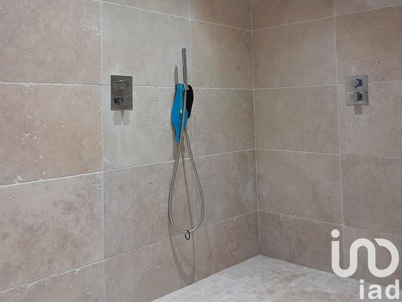 Maison - 232 m² - 8 pièces