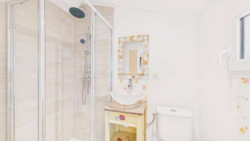 Maison - 240 m² - 10 pièces