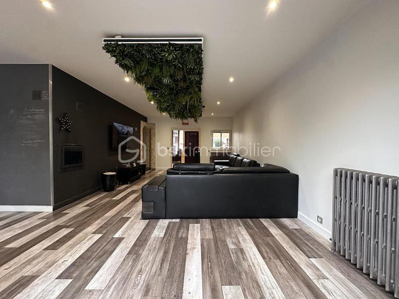 Maison - 227 m² - 7 pièces