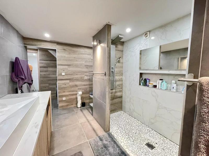 Appartement - 80 m² - 5 pièces