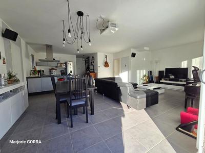 Maison - 94 m² - 4 pièces