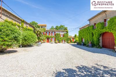 Propriété - 530 m² - 23 pièces