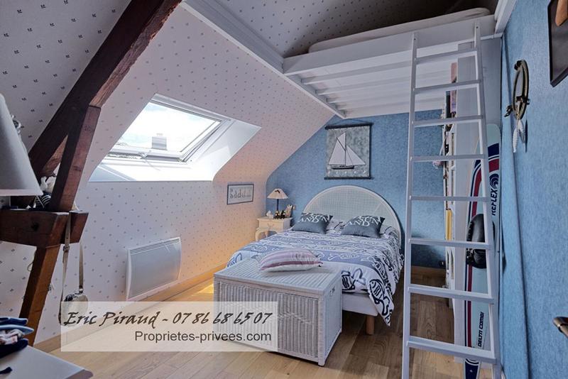 Maison - 240 m² - 8 pièces