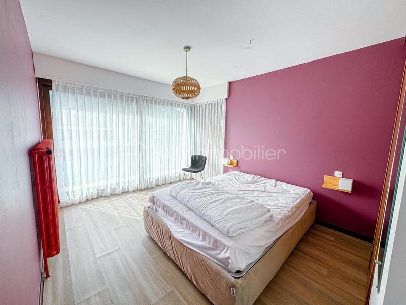 Maison - 255 m² - 12 pièces