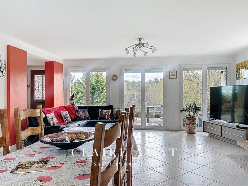 Maison - 230 m² - 7 pièces