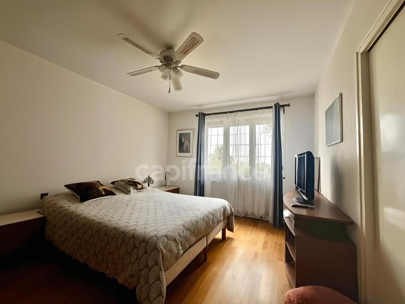 Maison - 200 m² - 6 pièces