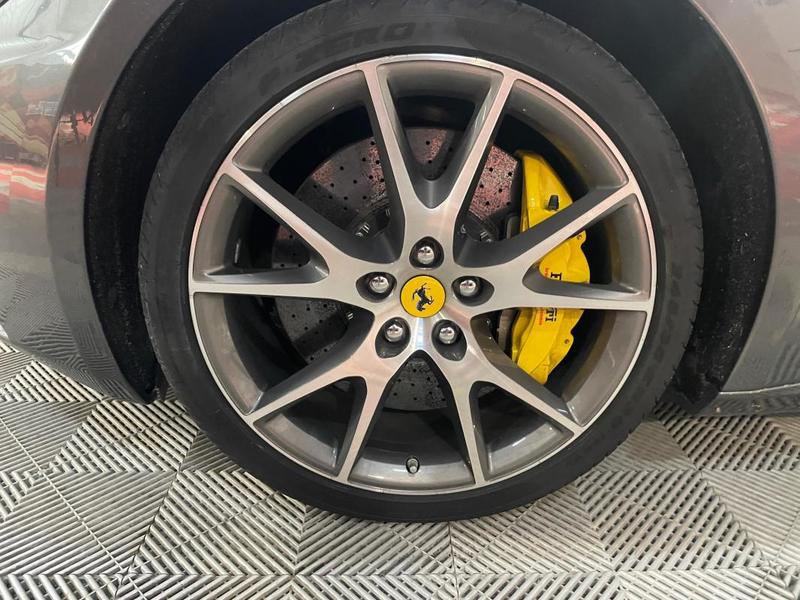 Ferrari California V8