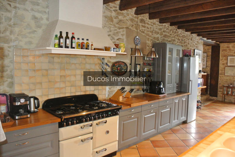 Maison - 250 m² - 6 pièces