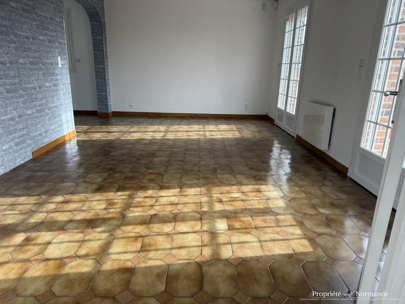 Maison traditionnelle - 200 m² - 7 pièces