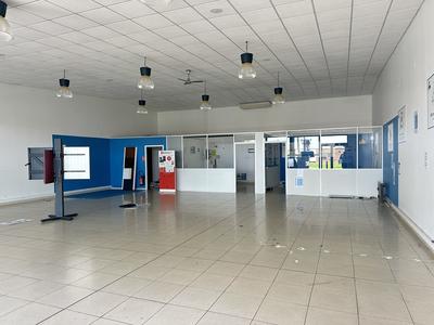 Local commercial - 196 m²