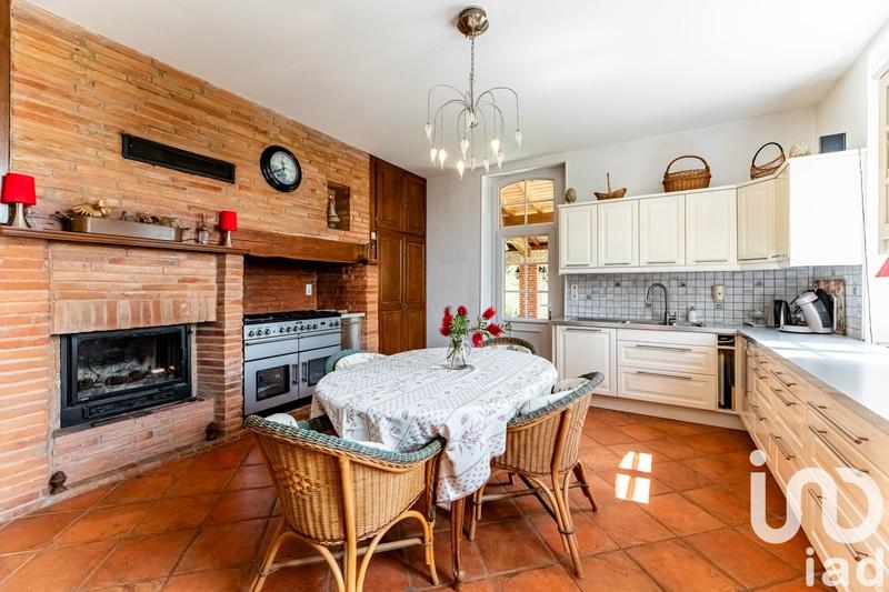 Maison - 330 m² - 7 pièces