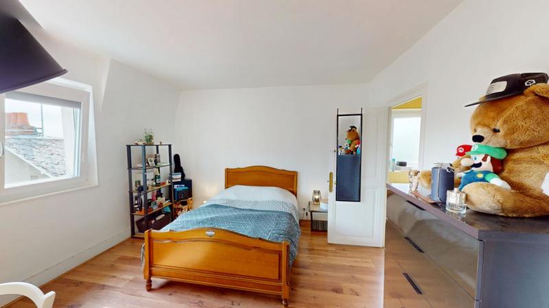 Maison - 222 m² - 9 pièces