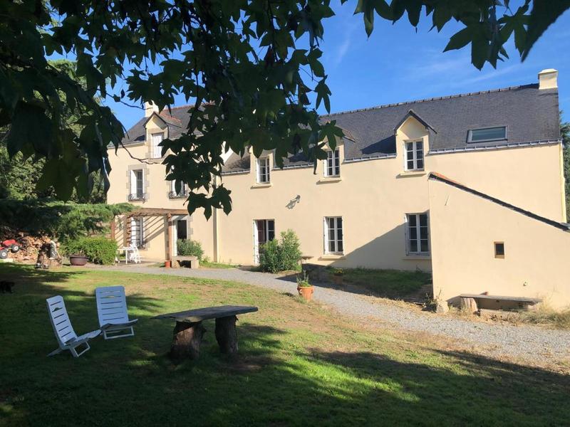 Maison - 251 m² - 10 pièces